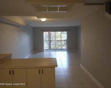 1020 Pinetree Drive - Photo Thumbnail 5