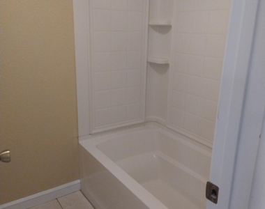 1020 Pinetree Drive - Photo Thumbnail 24