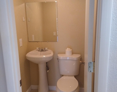 1020 Pinetree Drive - Photo Thumbnail 9