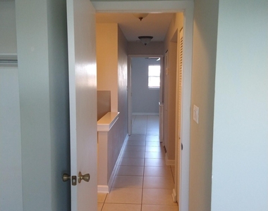 1020 Pinetree Drive - Photo Thumbnail 15