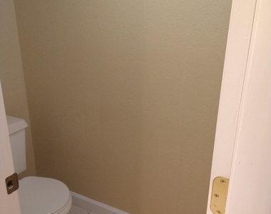 1020 Pinetree Drive - Photo Thumbnail 25