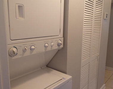 1020 Pinetree Drive - Photo Thumbnail 21