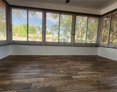 4518 Yorkshire Avenue - Photo Thumbnail 19