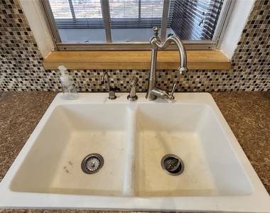 4518 Yorkshire Avenue - Photo Thumbnail 17