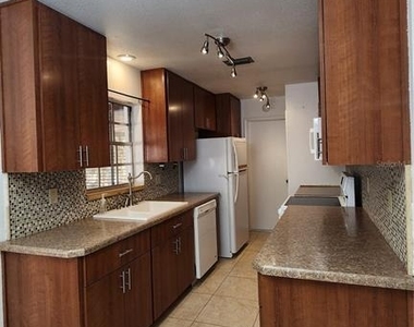 4518 Yorkshire Avenue - Photo Thumbnail 10