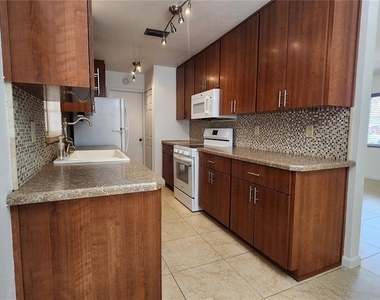 4518 Yorkshire Avenue - Photo Thumbnail 11