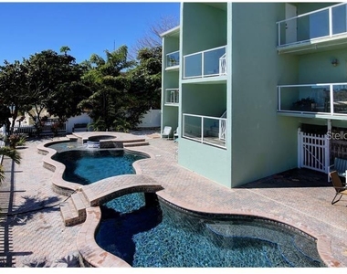 125 110th Avenue - Photo Thumbnail 3
