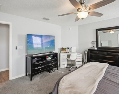 12100 Stone Pine Street - Photo Thumbnail 14