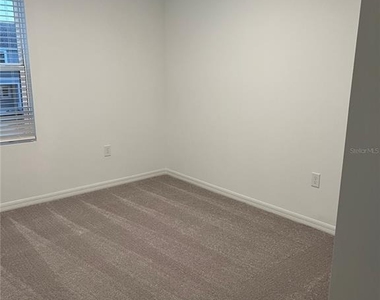 5080 Revolutionary Way - Photo Thumbnail 4