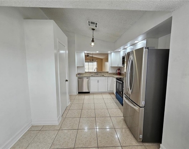 1024 Whalebone Bay Drive - Photo Thumbnail 8