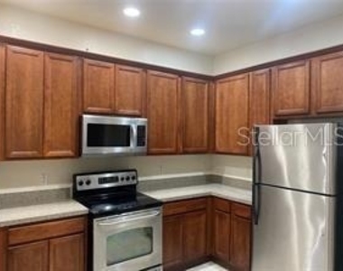 3301 Whitestone Circle - Photo Thumbnail 7