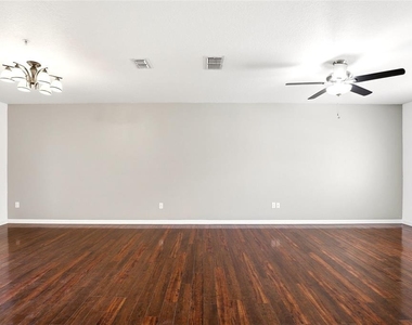 4813 Apple Blossom Lane - Photo Thumbnail 10
