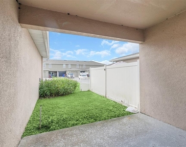 4813 Apple Blossom Lane - Photo Thumbnail 4
