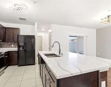 4813 Apple Blossom Lane - Photo Thumbnail 14