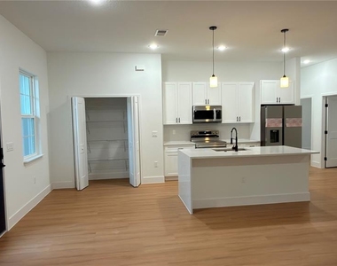 7250 N Freeport Circle - Photo Thumbnail 4