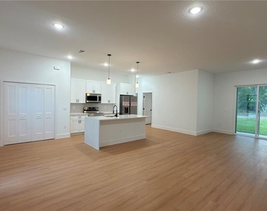 7250 N Freeport Circle - Photo Thumbnail 6