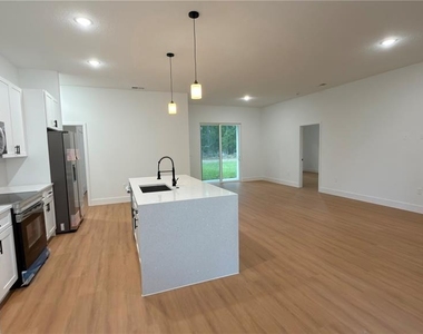 7250 N Freeport Circle - Photo Thumbnail 3