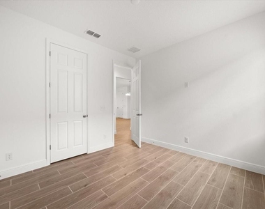 7731 Scicli Way - Photo Thumbnail 21