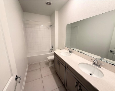 6367 Lakepine Street - Photo Thumbnail 17