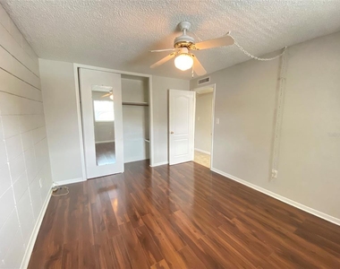 320 Lakeview Street - Photo Thumbnail 13