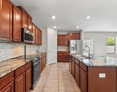 11201 Hudson Hills Lane - Photo Thumbnail 5