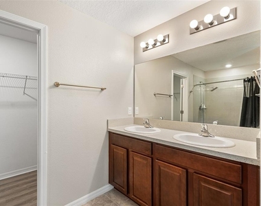 11201 Hudson Hills Lane - Photo Thumbnail 9