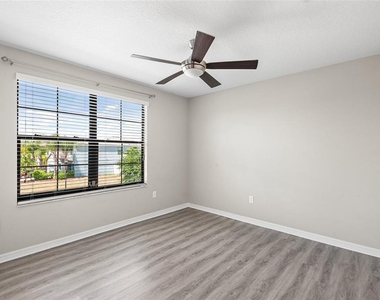 11201 Hudson Hills Lane - Photo Thumbnail 12