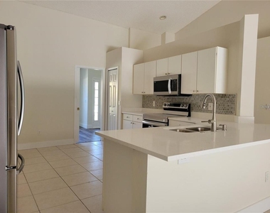 427 Fieldstream Boulevard - Photo Thumbnail 2