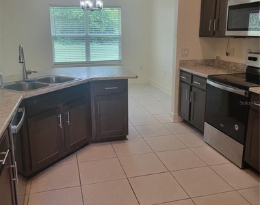 25 Barrington Drive - Photo Thumbnail 4