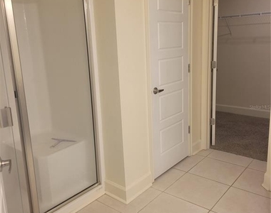 25 Barrington Drive - Photo Thumbnail 12