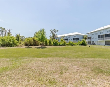 3923 Cape Haze Drive - Photo Thumbnail 10