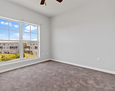 3923 Cape Haze Drive - Photo Thumbnail 17