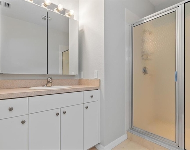 3923 Cape Haze Drive - Photo Thumbnail 23