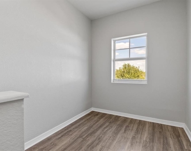 3923 Cape Haze Drive - Photo Thumbnail 29