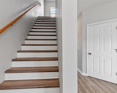 3923 Cape Haze Drive - Photo Thumbnail 28