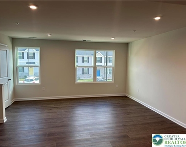 157 Van Fleet Circle - Photo Thumbnail 14