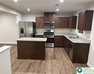 157 Van Fleet Circle - Photo Thumbnail 9