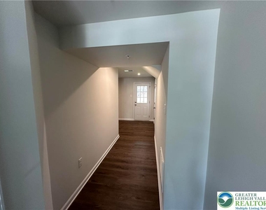 157 Van Fleet Circle - Photo Thumbnail 4