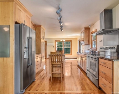 10 Fernwood Road - Photo Thumbnail 1