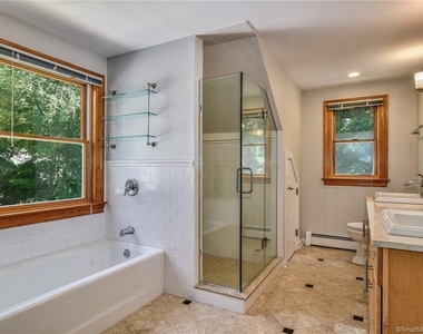 10 Fernwood Road - Photo Thumbnail 12