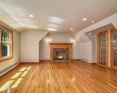 10 Fernwood Road - Photo Thumbnail 9