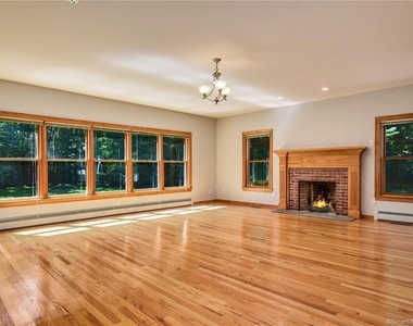 10 Fernwood Road - Photo Thumbnail 8
