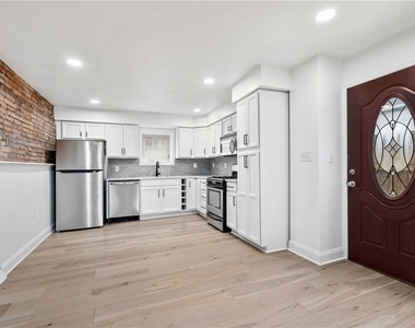 2128 Merriman Way - Photo Thumbnail 8