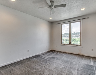 2128 Merriman Way - Photo Thumbnail 18