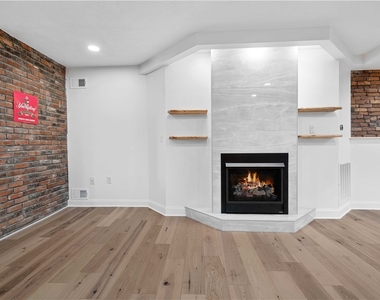 2128 Merriman Way - Photo Thumbnail 5