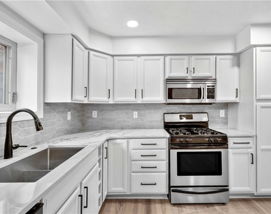 2128 Merriman Way - Photo Thumbnail 11
