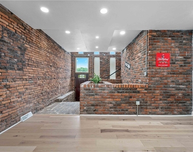 2128 Merriman Way - Photo Thumbnail 3