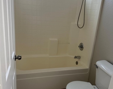 3435 Bella Valencia Court - Photo Thumbnail 4