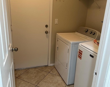 3435 Bella Valencia Court - Photo Thumbnail 19