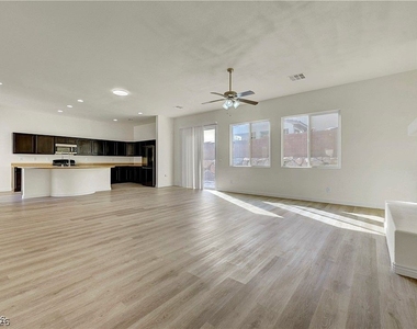 7931 Campers Village Avenue - Photo Thumbnail 13